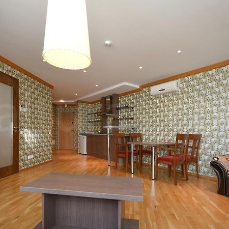 Elija Apartments パランガ エクステリア 写真